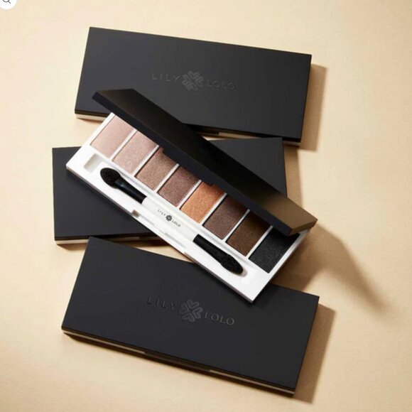 Lily Loly Smoke & Mirrors Eyeshadow Palette - Picture 3 of 3